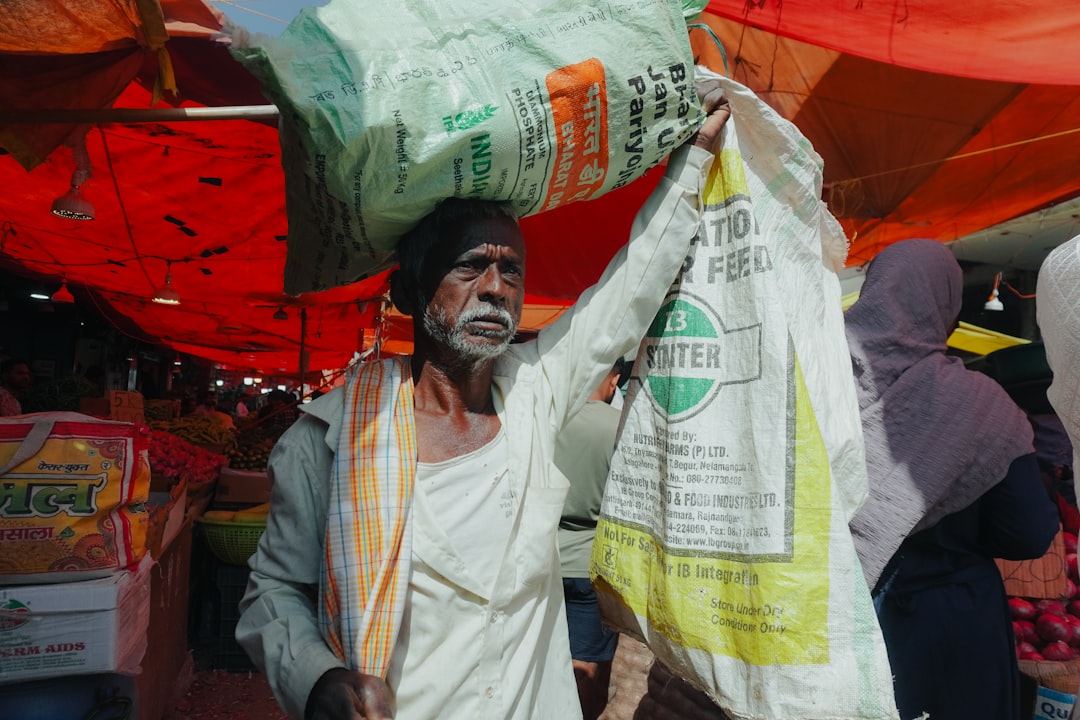 US CPI का झटका: Fed Rate Hike की आशंका से Indian Markets पर दबाव, Rupee और FPI पर असर!