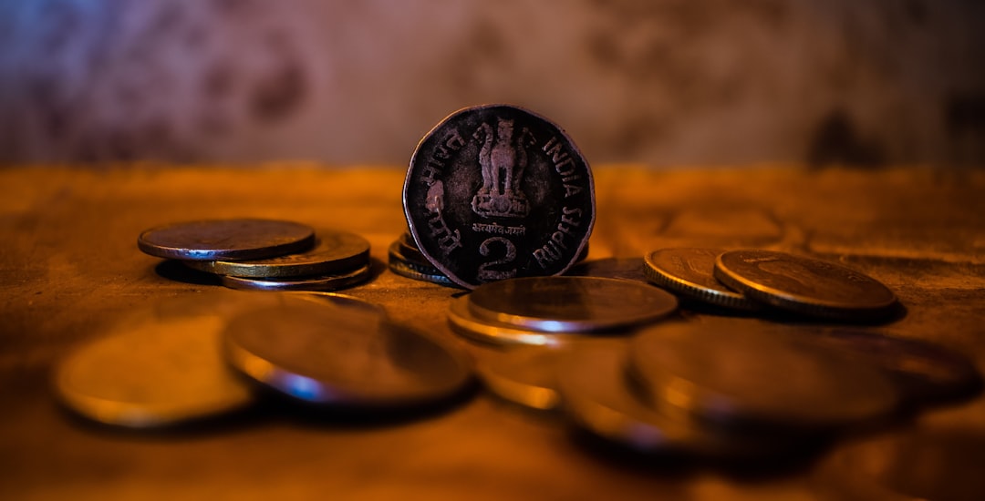 Fed का Hawkish Tone: Rupee को झटका, IT स्टॉक्स क्यों गिरे?
