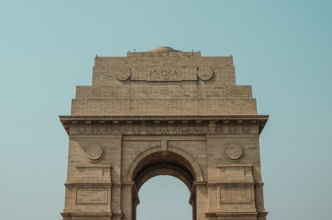 US Fed Ke Hawkish Signals: Kya Nifty Monday Ko Girawat Dekhega?