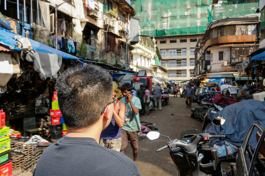 अमेरिकी फेड का कड़ा रुख: क्या FIIs फिर बेचेंगे? (US Fed's Hawkish Stance: Will FIIs Sell Again?)